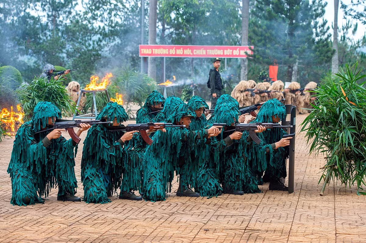 anh-8-2015.jpg