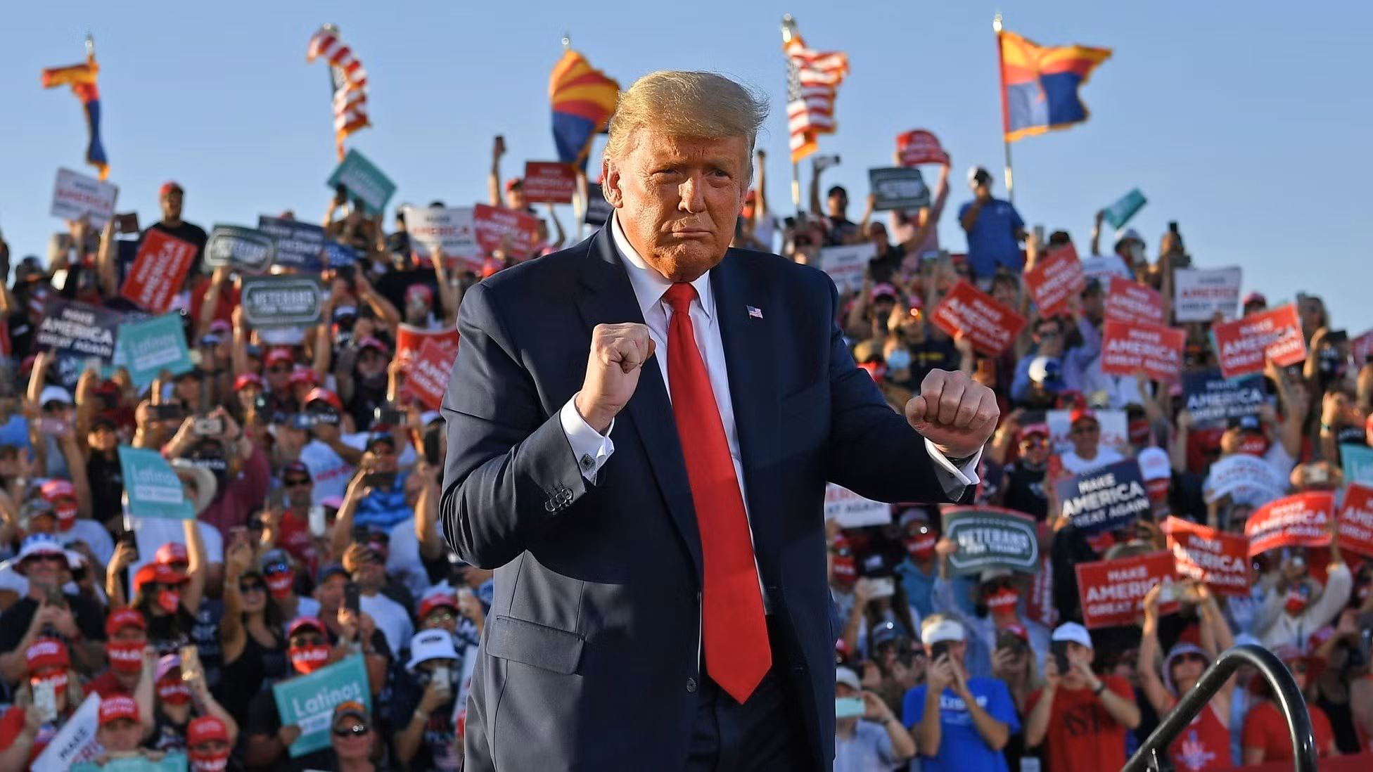 Trong các chiến dịch tranh cử của mình, ông Trump đã đưa nhiều quan điểm trái ngược về NATO.