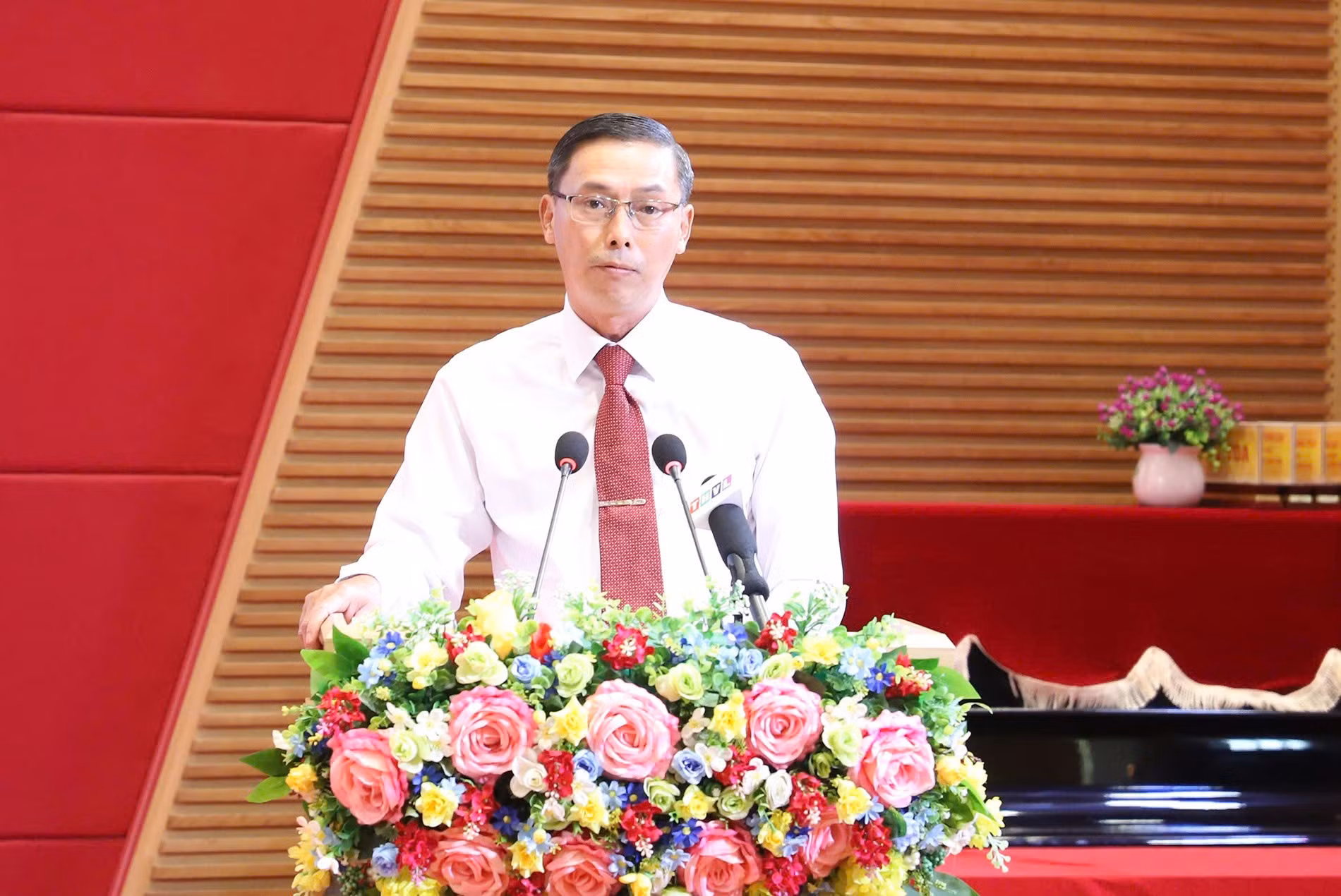 Ông Nguyễn Văn Giới, Phó Giám đốc Sở Khoa học và Công nghệ tỉnh Vĩnh Long phát biểu tại chương trình đối thoại.