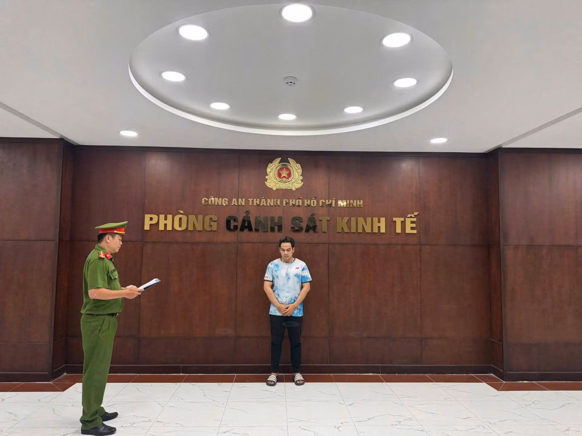Nguyễn Trần Việt Hoàng tại cơ quan điều tra