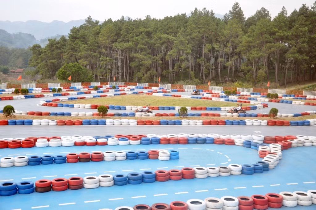 Đường đua Go Kart tại Khu vui chơi giải trí Rừng thông Bản Áng vừa đi vào hoạt động.