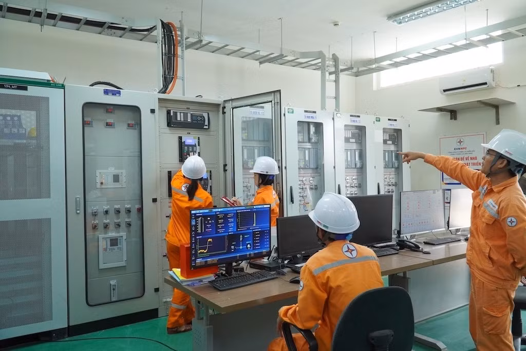Việc tiếp cận và ứng dụng các công nghệ mới đặt ra yêu cầu không ngừng học hỏi, thích ứng và làm chủ công nghệ đối với đội ngũ CBNV.