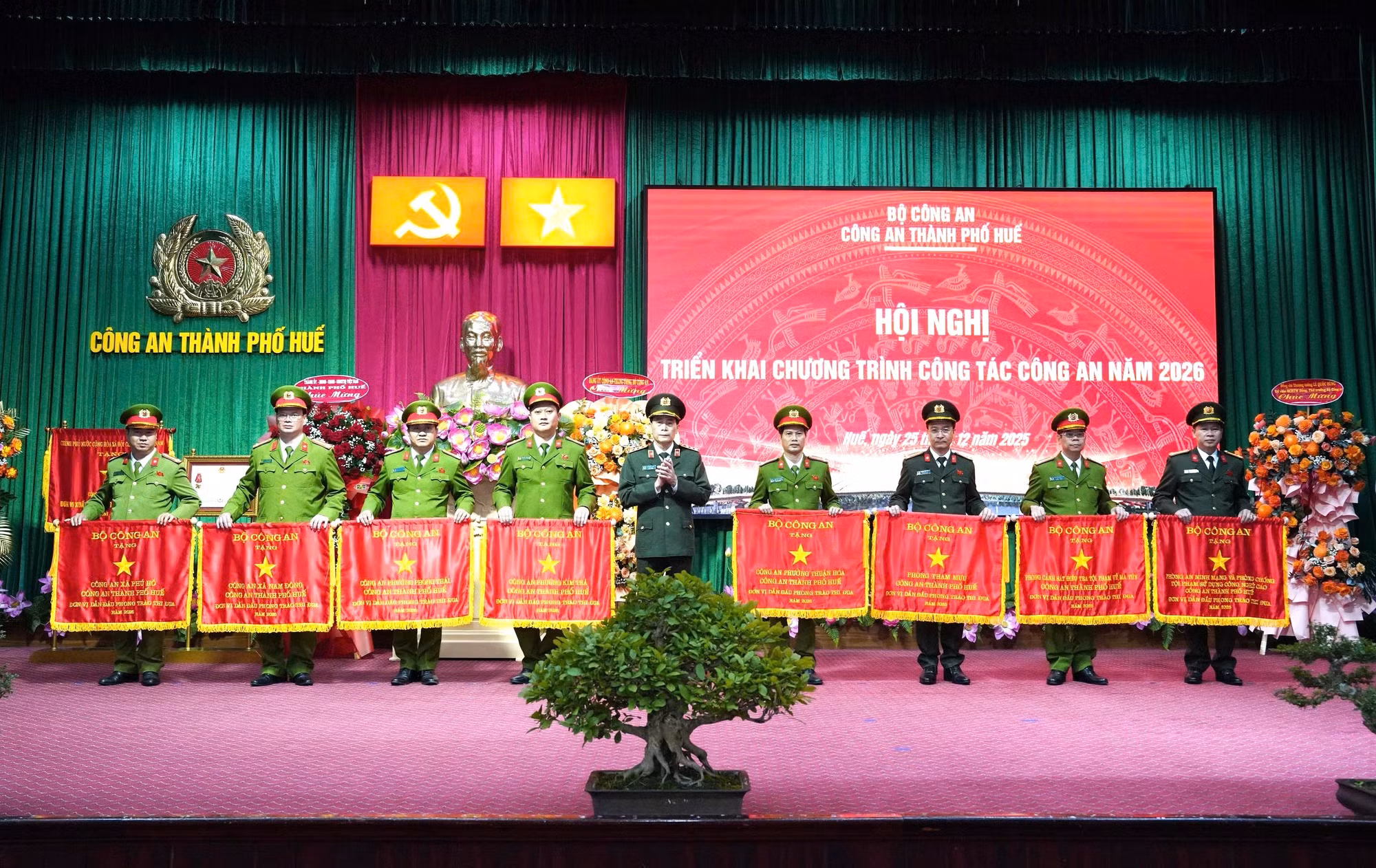 Kiên quyết đấu tranh, không để tội phạm có “đất sống” trên không gian mạng 