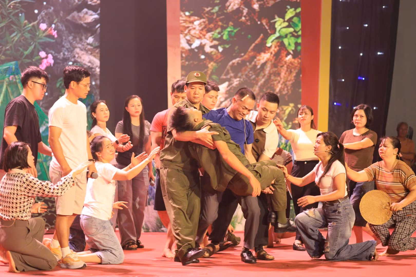 Chiều nay, các đội thi tranh thủ chạy tổng duyệt