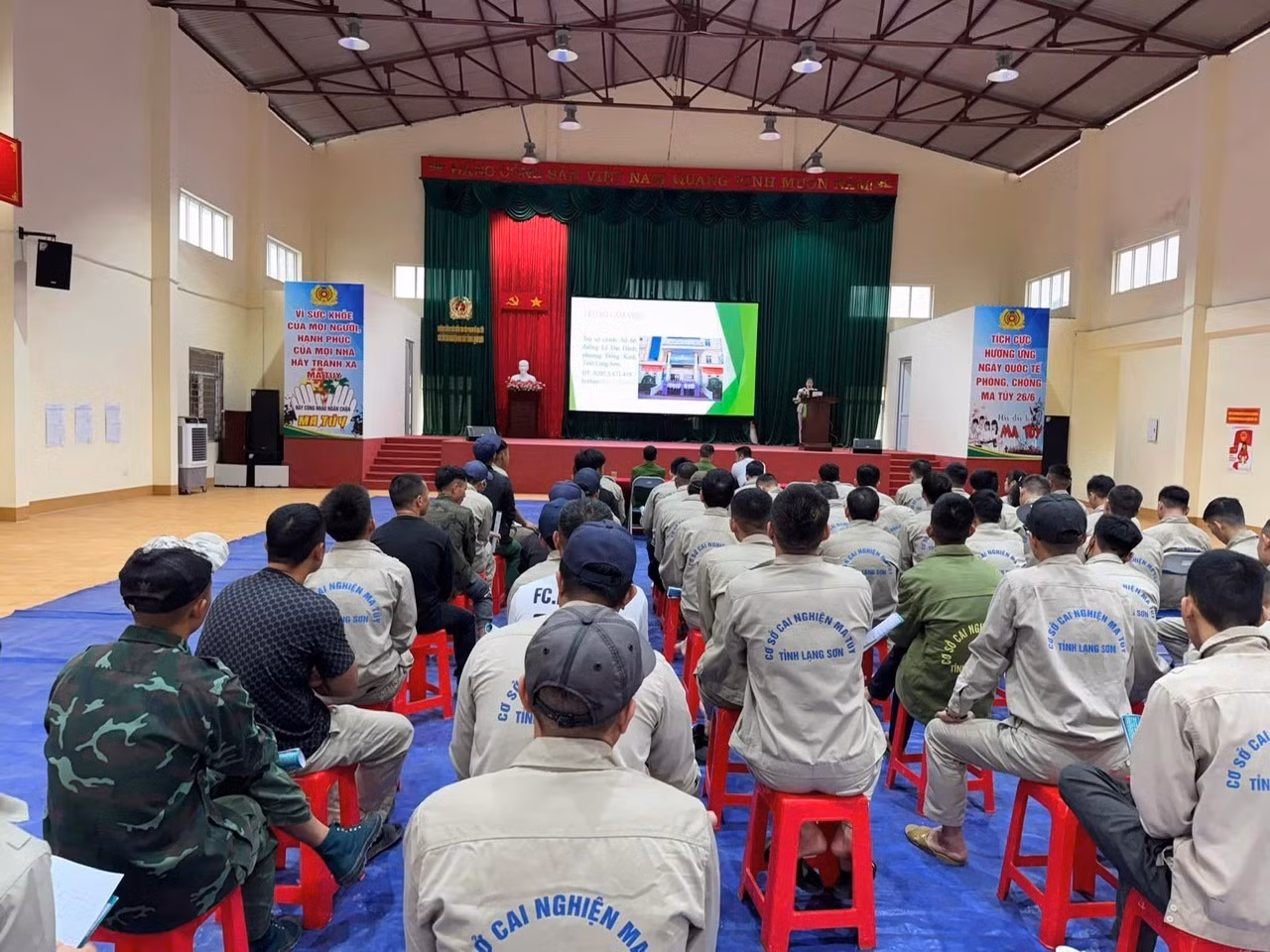 Công an Lạng Sơn tổ chức đào tạo hướng nghiệp cho người nghiện ma túy sau cai nghiện.