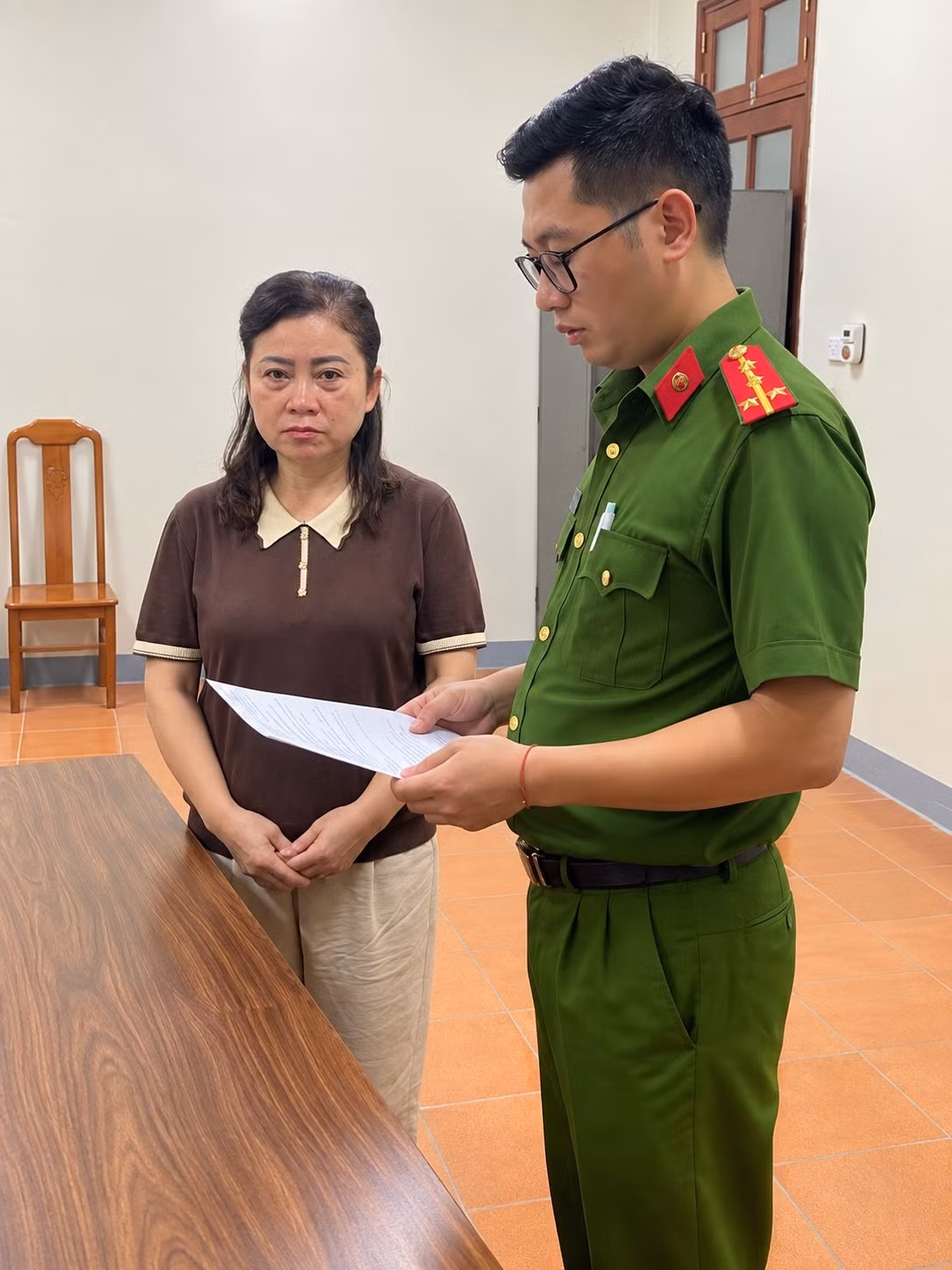 co-quan-canh-sat-dieu-tra-cong-an-tinh-ra-quyet-dinh-khoi-to-bi-can-lenh-bat-bi-can-de-tam-giam-doi-voi-loc-thi-hong-ve-toi-nhan-hoi-lo.jpg