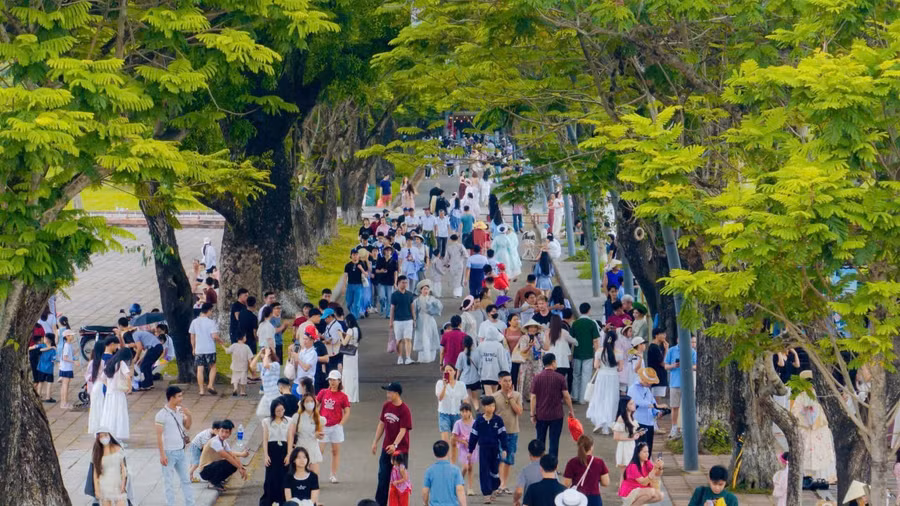 Huế xử lý nghiêm hành vi chèo kéo, cò mồi trong mùa cao điểm du lịch