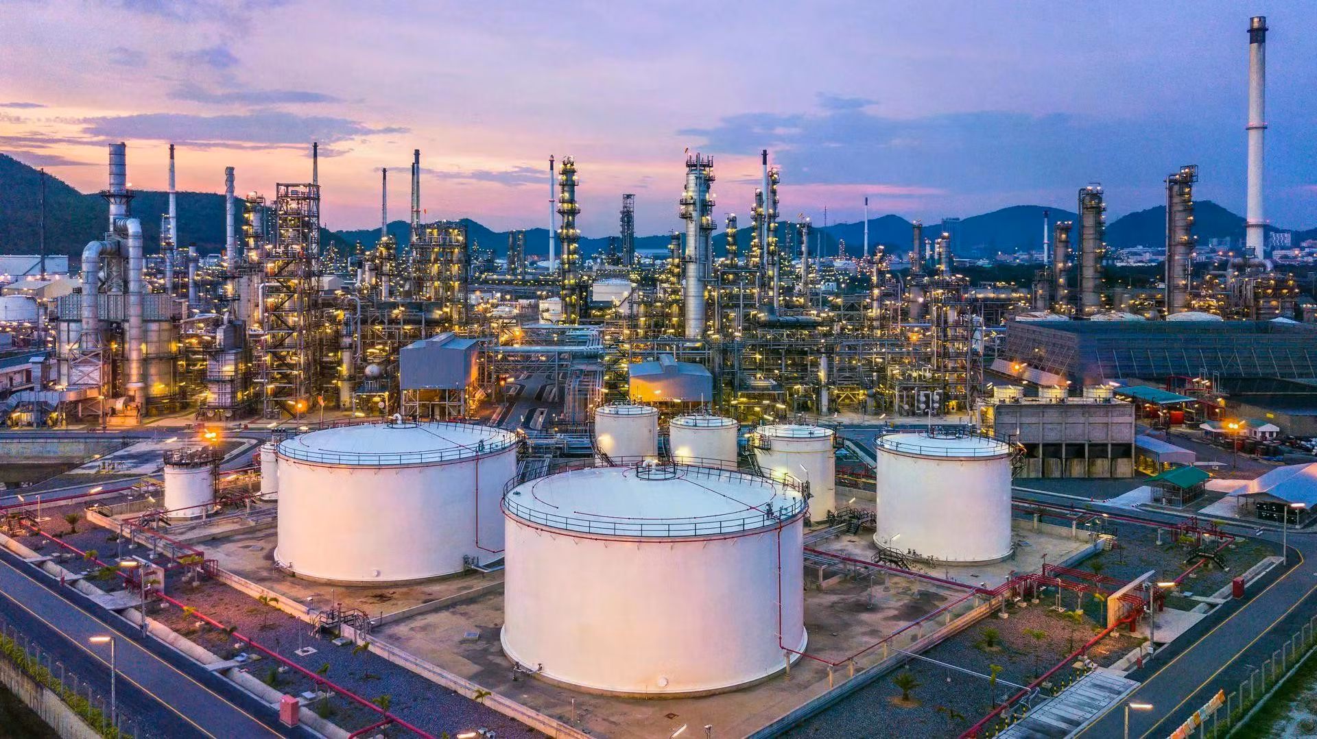 oilrefineryinatlanta-ga-1920w.jpg